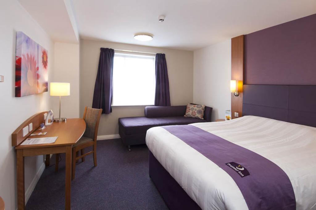 Premier Inn Κιντερμίνστερ Εξωτερικό φωτογραφία
