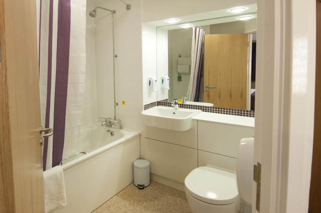 Premier Inn Κιντερμίνστερ Εξωτερικό φωτογραφία