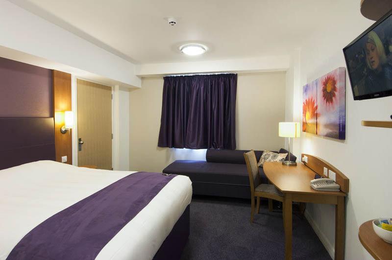 Premier Inn Κιντερμίνστερ Εξωτερικό φωτογραφία